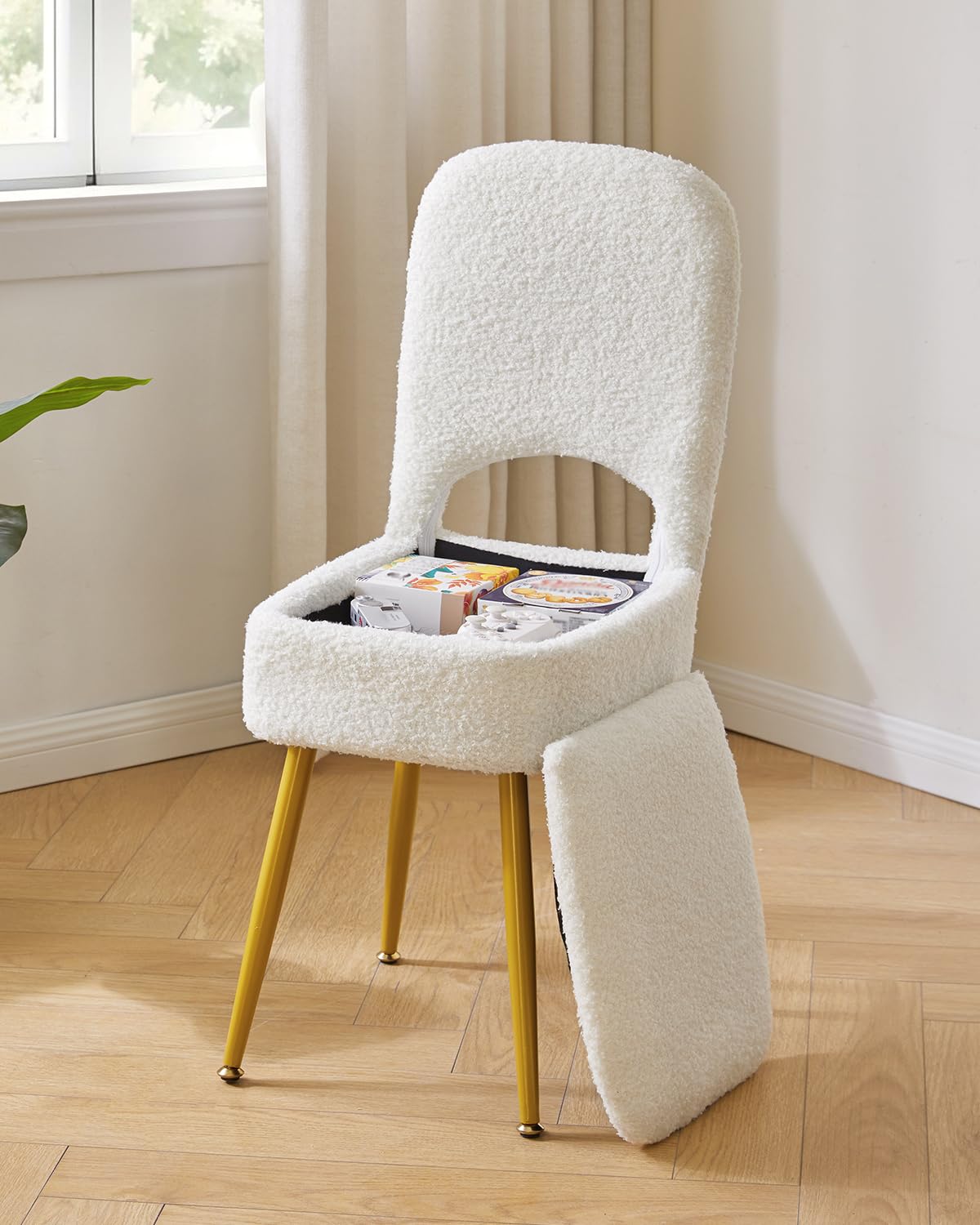 IBUYKE Chaise de Toilette de Rangement Compact avec Dossier Pliable, Ottomane carrée en Velours Teddy, Chaise de Maquillage pour Salon, 4 Pieds métalliques avec Patins Anti-dérapants, Blanc WBD027W