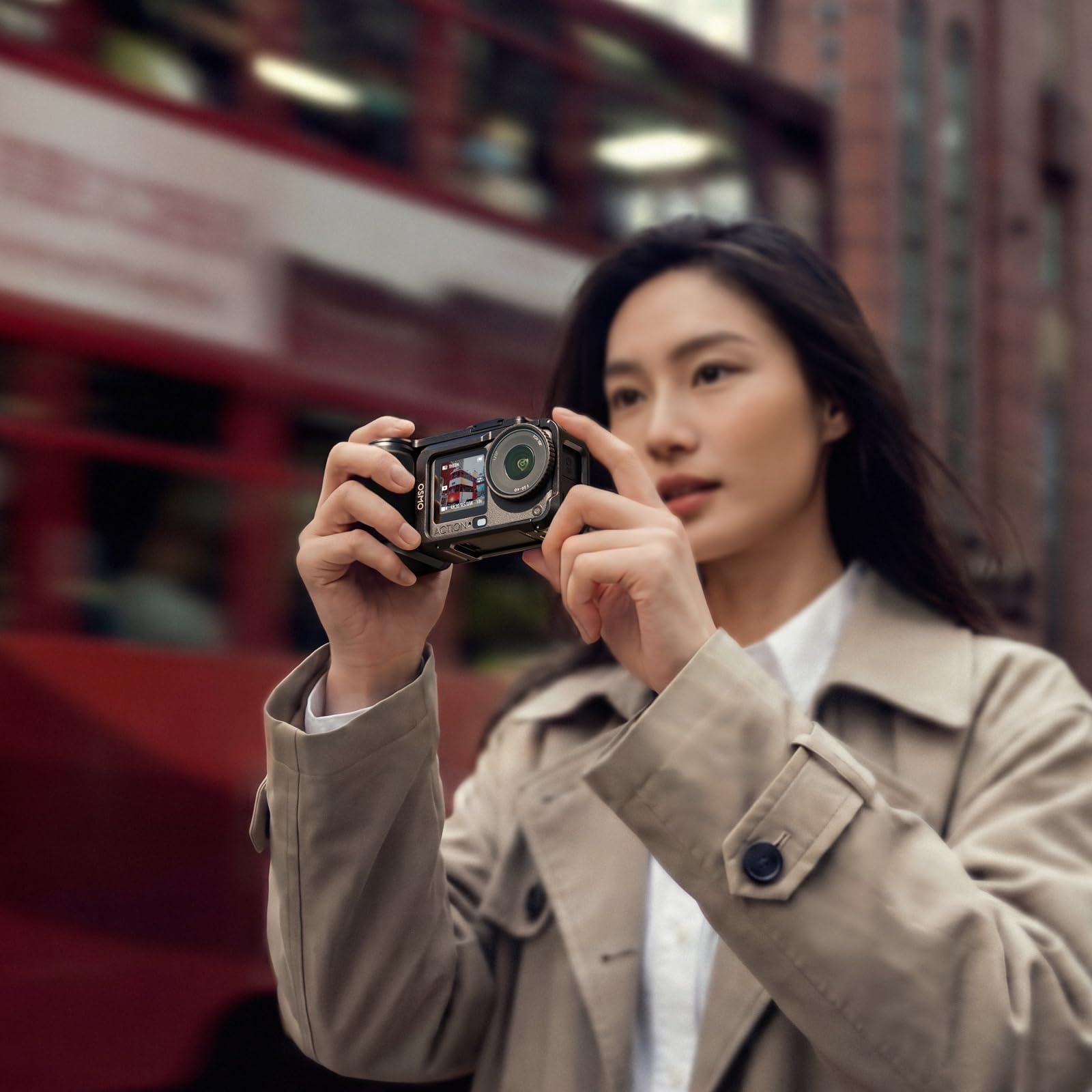 DJI Osmo Action 6 Straßenfotografie-Combo, Unterwasser-Action-Cam mit Handgriff und Zubehörschuh-Auslöseknopf, Action-Cam 4K mit 1/1,1″-Quadratsensor, Variable Blende von f/2,0-f/4,0, 4 Std. Akku