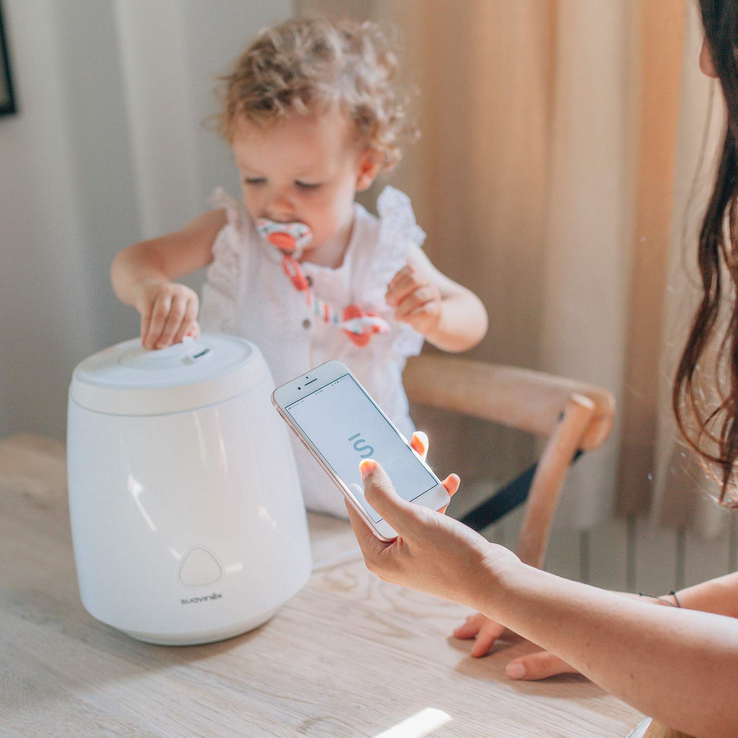 Suavinex, Humidificador Bebés, Humidificador Silencioso, de Vapor Frío, Ultrasónico, Aromaterapia, Luz Nocturna, Gran Autonomía, Control de Potencia, 2.2L, Blanco