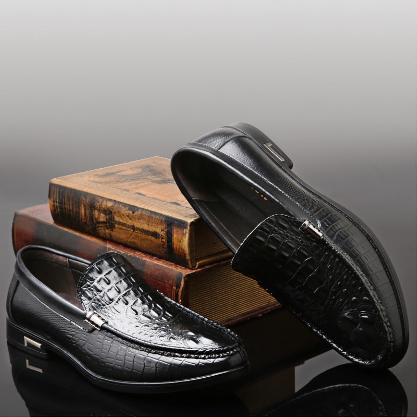 LKSCY - Mocasines de cuero para hombre, zapatos de conducción con suela de goma, estampado de cocodrilo, borla, zapatos cómodos casuales