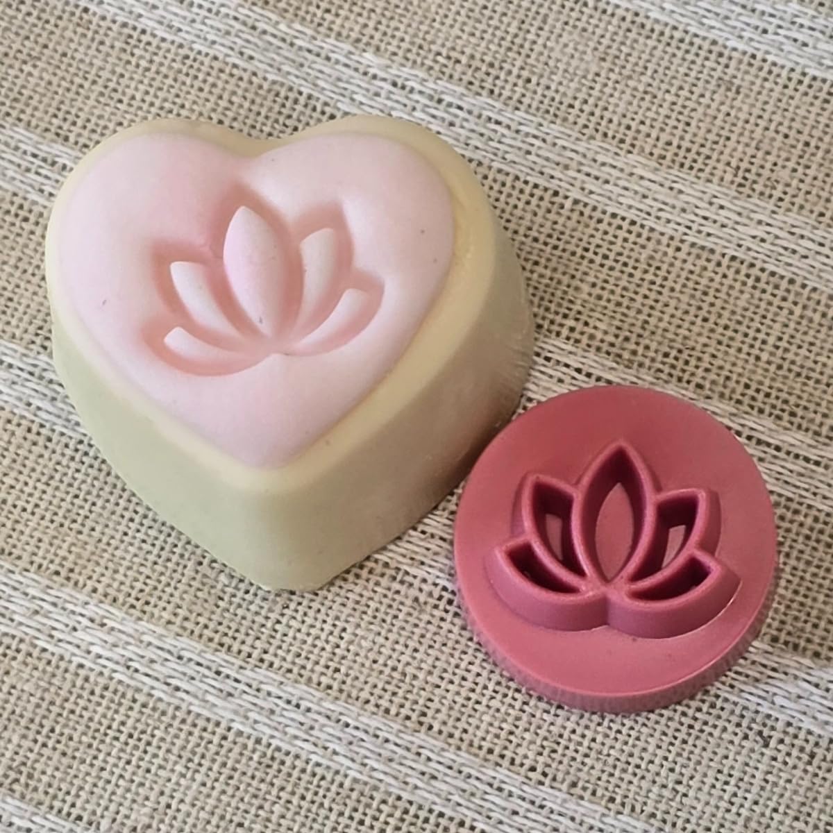 Flower Embossing Stamp for Cookies, Pastries, Clay, and Ceramics, Also Used as Cookie and Brazilian Brigadeiro Stamps, 6-Piece Stamp Set.