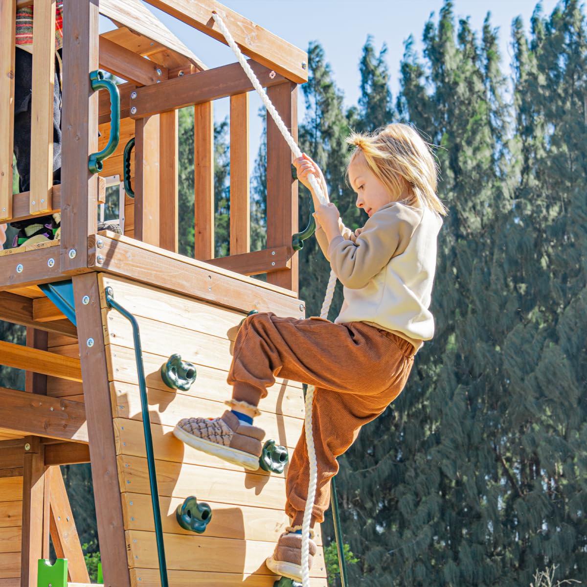DOLPHIN PLAYGROUND T Holz-Spielgerät für Kinder ab 3 Jahren | Mit Rutsche, Trapezstange, Klettergerüst, Spielhaus mit 2 Schaukeln und Spielküche, Aus Zedernholz