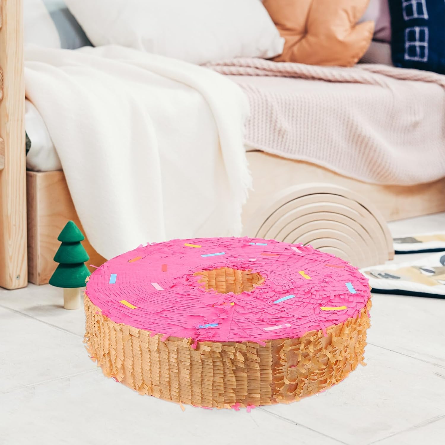 Donut Pinata for Birthday Party Outdoor Plaything Candy-filled Fun Game for Boys Festive Celebration Supply for Holiday and Festival Gatherings