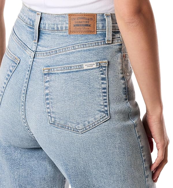 Levi Strauss Signature Gold Women's Heritage High-Rise Loose Straight Jeans Stretch Denim (Available in Plus), (New) Diamond Detour, 12 by Levi Strauss Signature Gold - Used condition - Image 2