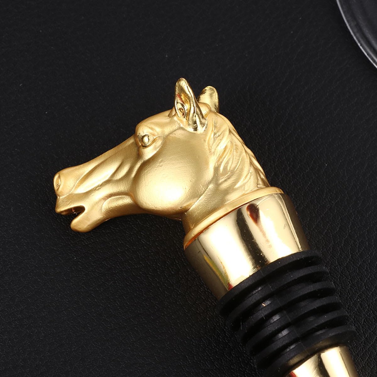 PRETYZOOM Alloy Horse Wine Bottle Stopper Sturdy Beverage Bottle Plug for Bar Party Wine Preservation