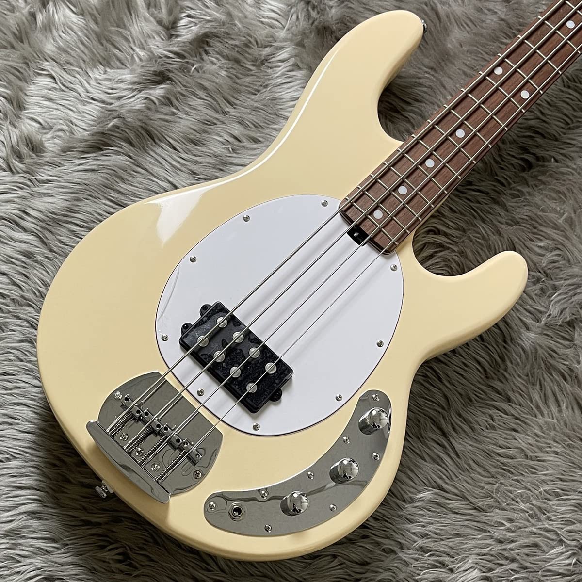 Amazon | STERLING by Musicman STINGRAY RAY4 VC ベース 初心者12点