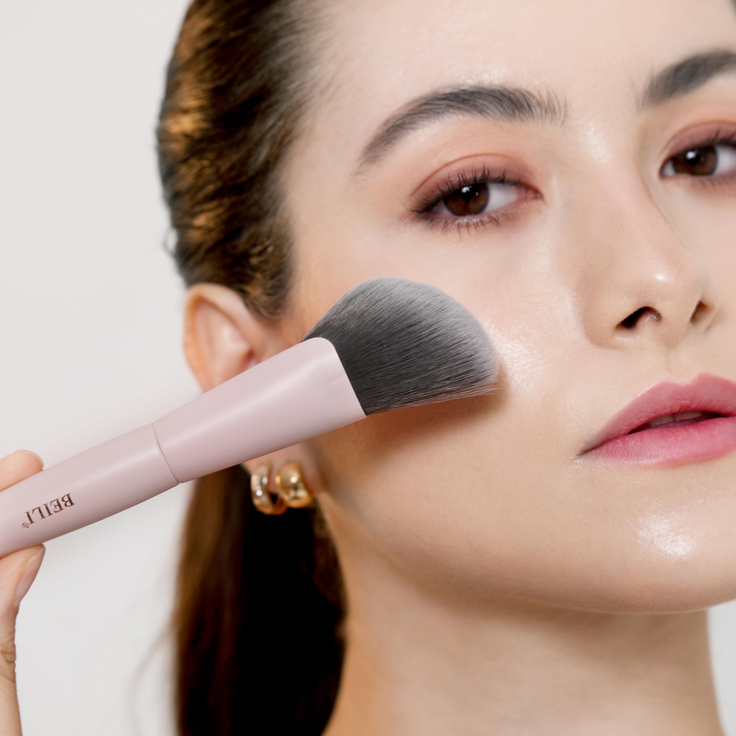 BEILI Set de pinceaux de maquillage roses, 12 pinceaux végétaliens pour fond de teint, correcteur, sourcils, ombre à paupières, contour, eyeliner et estomper.