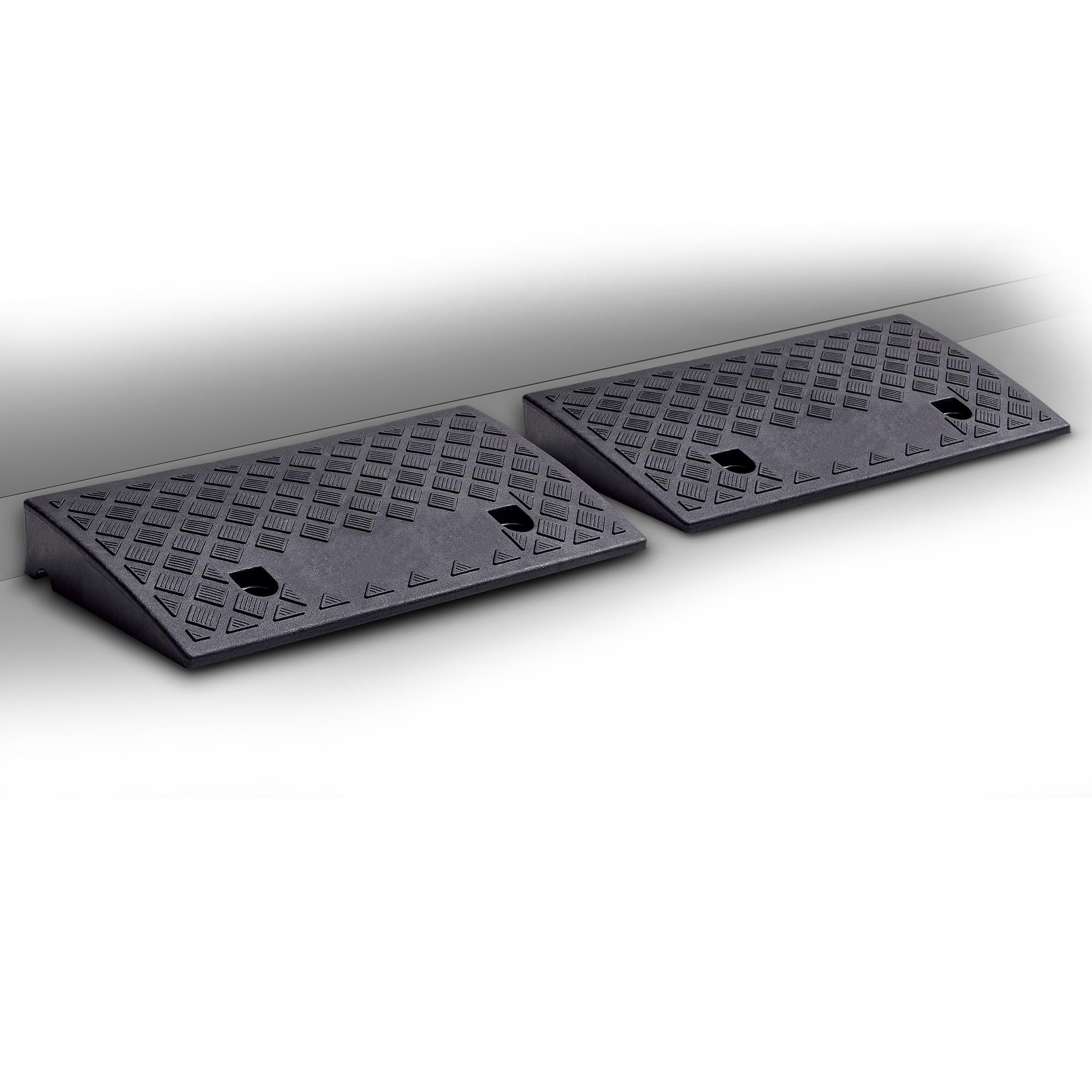 ENVA Bordsteinrampe 2TLG. Auffahrrampe 7 cm Höhe 3000 kg Rampe für Auto, Motorrad, Rollstuhl und Kinderwagen rutschfeste Bordsteinkantenrampe witterungsbeständige Kunststofframpe 50 x 27 cm