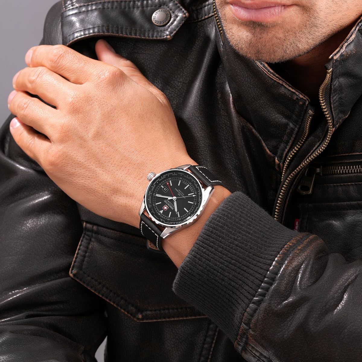 Swiss Military Hanowa Afterburn GMT Herrenuhr mit Lederarmband oder Metallband mit Datum und Saphirglas