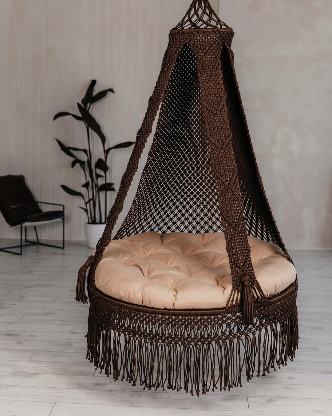 Hamaca colgante de macramé, asiento oscilante hecho a mano para el hogar, porche, jardín o uso en interiores, silla decorativa de estilo bohemio