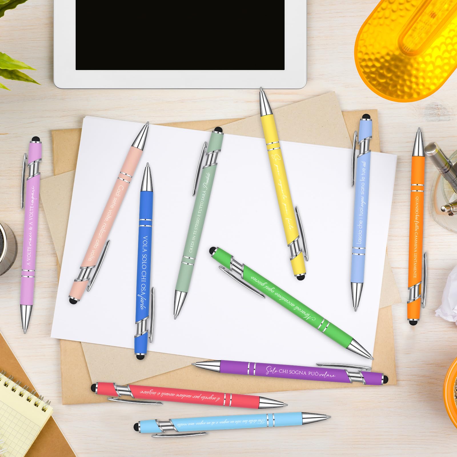 Sinmoe 24 Pezzi Penne a Sfera Ispiratrici Penne Retrattile con Citazioni Motivazionali in Metallo 2 in 1 Penna Touch Screen Penne Stilo con Inchiostro Nero Regalo per Natale Laurea Collega Amico