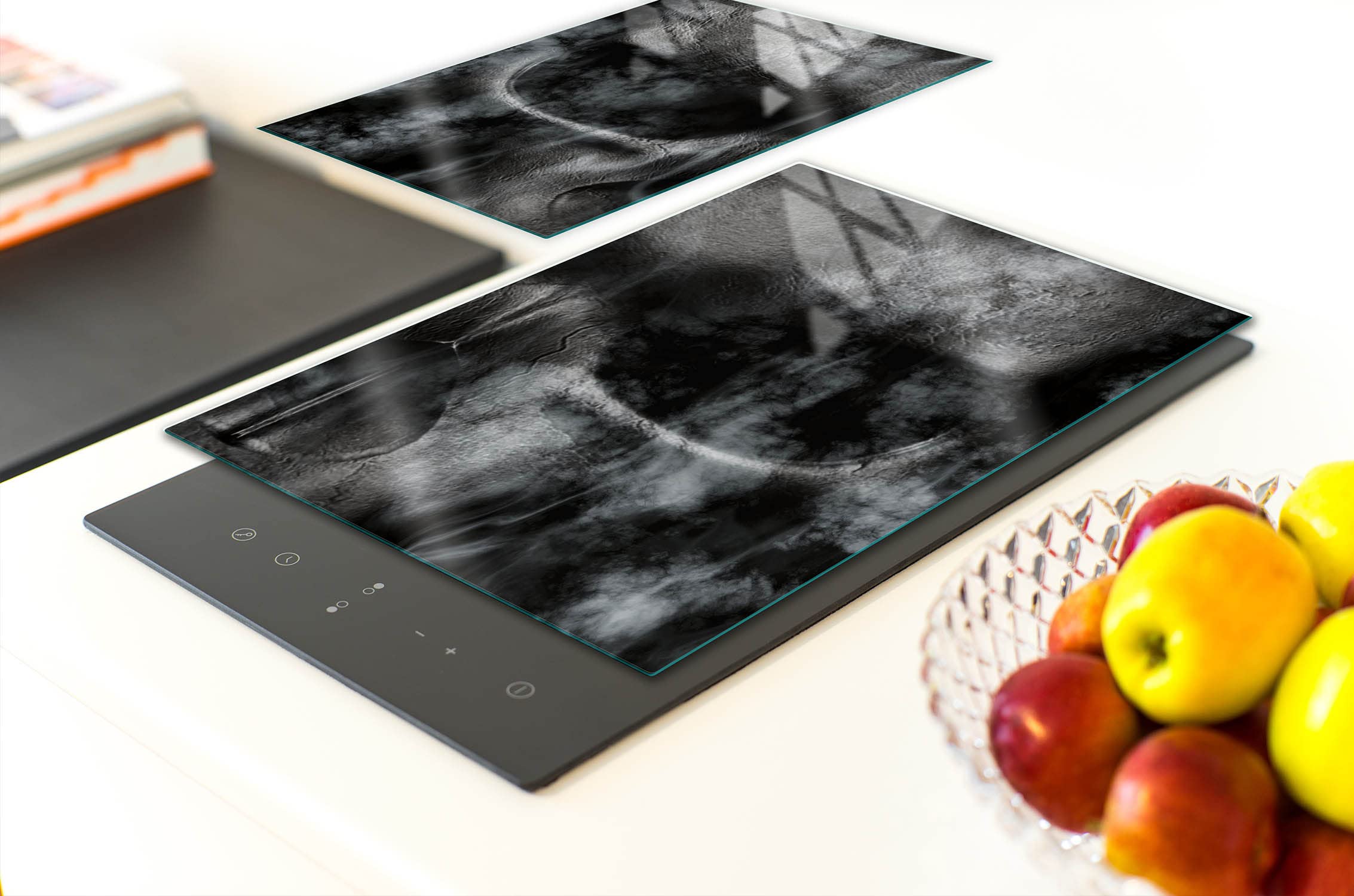 DarHaus Plaque De Protection Universelle Pour Plaque De Cuisson 65 X 52cm 2 Pièce Pour Plaques De Cuisson Protection Contre Les éclaboussures Planche A Découper En Verre Trempé, Automne Bois