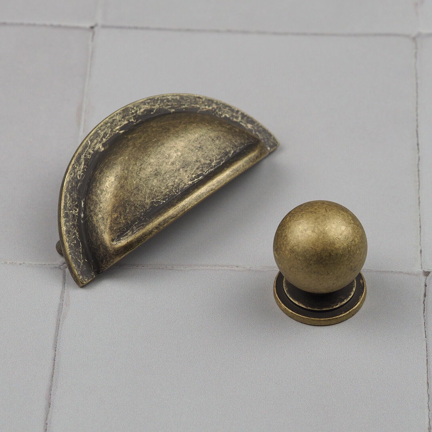 Handle & Home 30mm Antique Brass Knob Cupboard Cabinet Door Drawer Pull