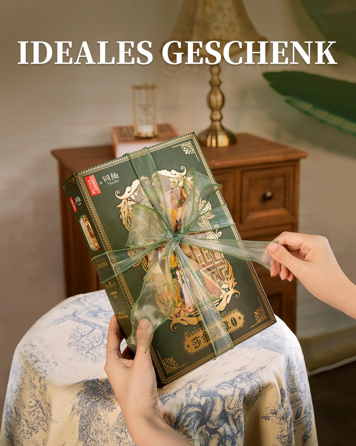 Tonecheer x British Library DIY Book Nook Kit, Shakespeare 3D-Holzpuzzle für Erwachsene, Miniatur-Haus-Kit Booknook-Bücherregal-Einsatz Dekor mit LED-Licht Handwerks Geschenk（Shakespeare-Verse）