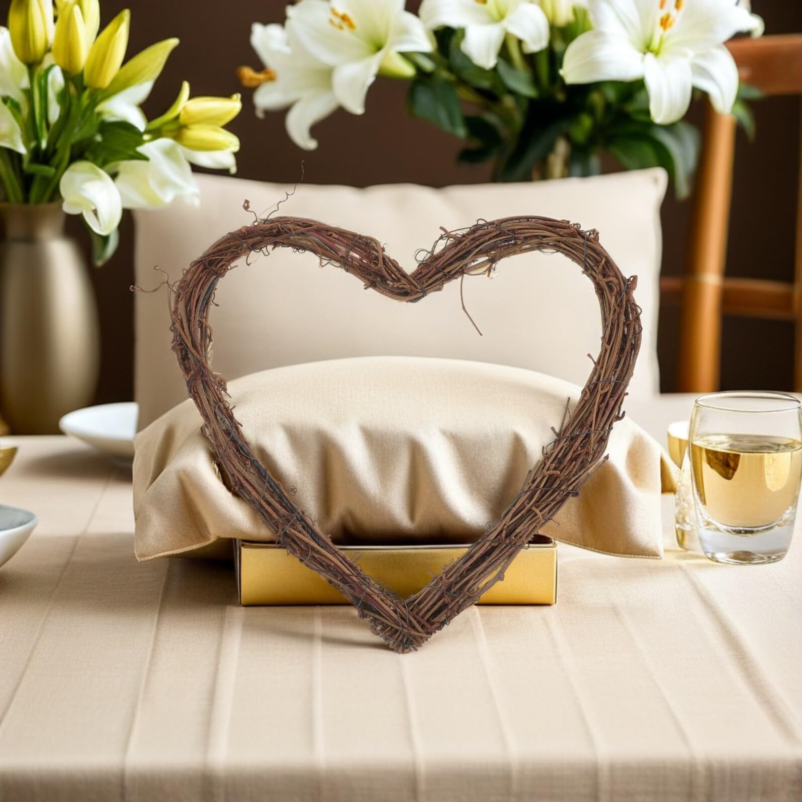 Lot de 5 couronnes en rotin naturel faites à la main en forme de cœur 25 cm – Décoration rustique pour la Saint-Valentin, les décorations de mariage, les portes et les tentures murales, charmantes