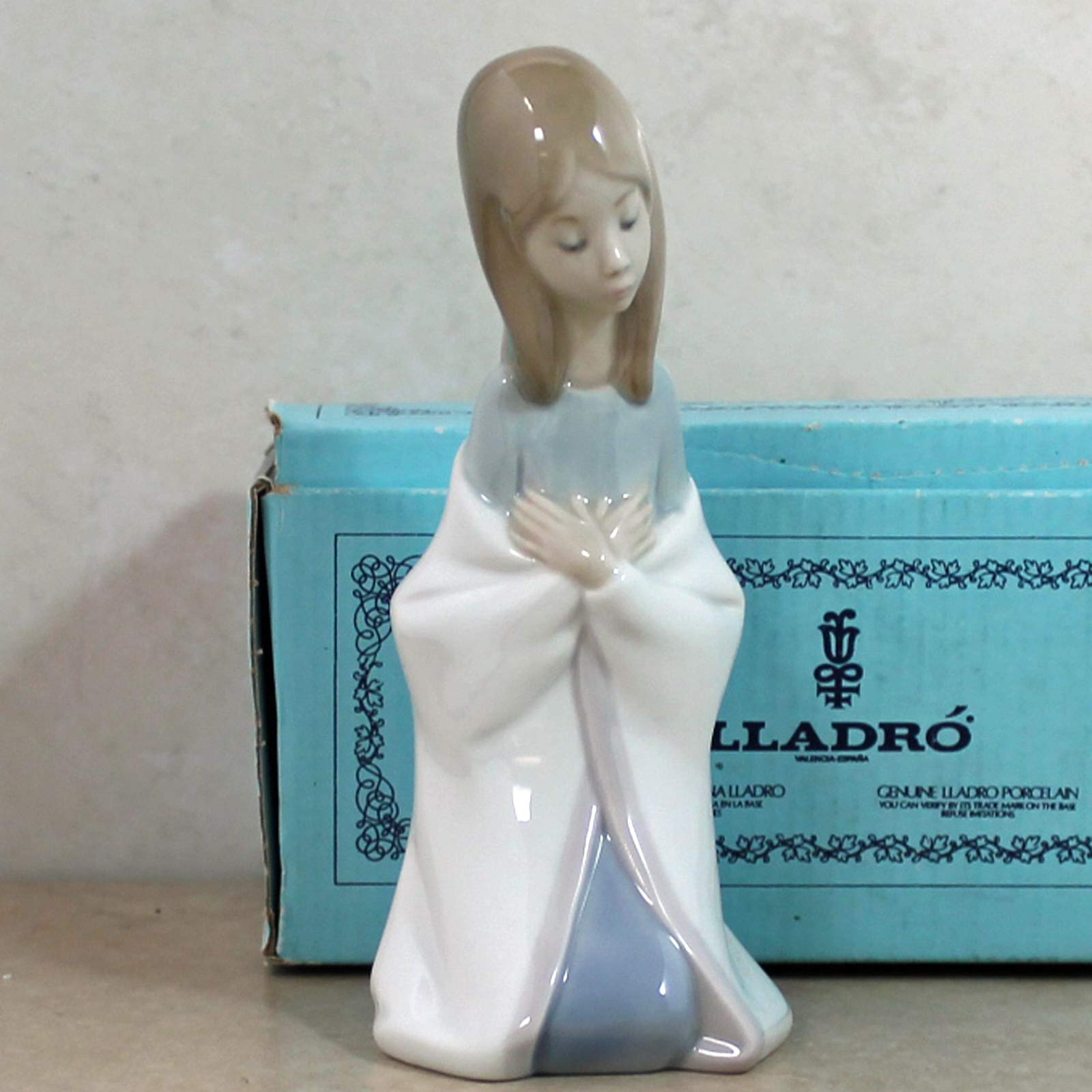 Amazon.com: Lladro Figurine: 4671 Virgin Mary : Home & Kitchen