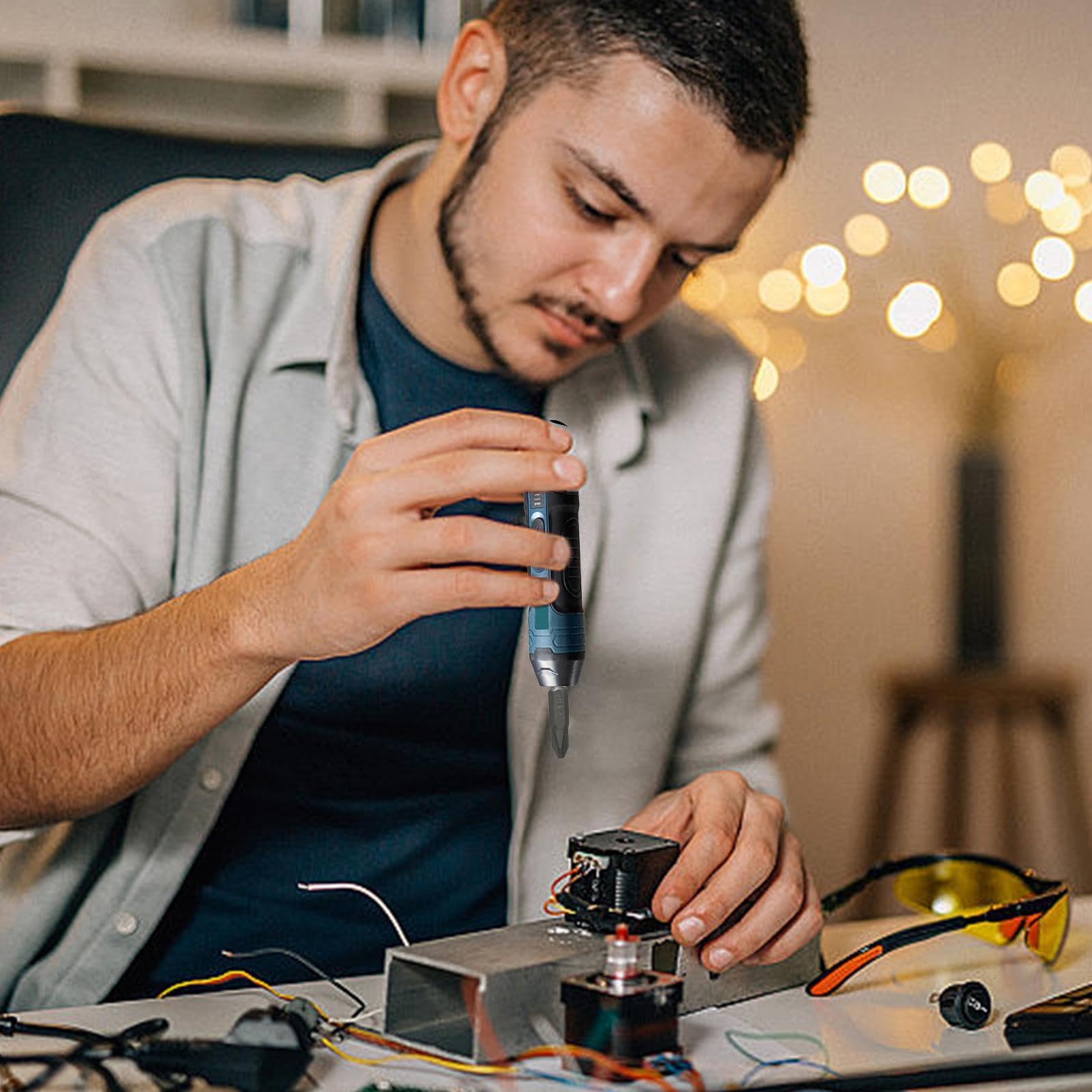 Destornillador eléctrico de precisión con agarre cómodo