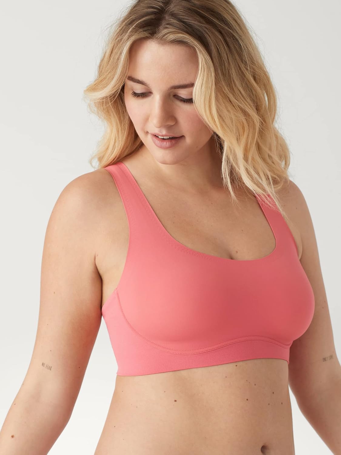 True & Co Women's True Body Lift Scoop Bra with Soft Form Band