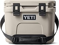 Vista 29 de YETI Roadie 15 - Enfriador duro con correa de hombro DoubleDuty