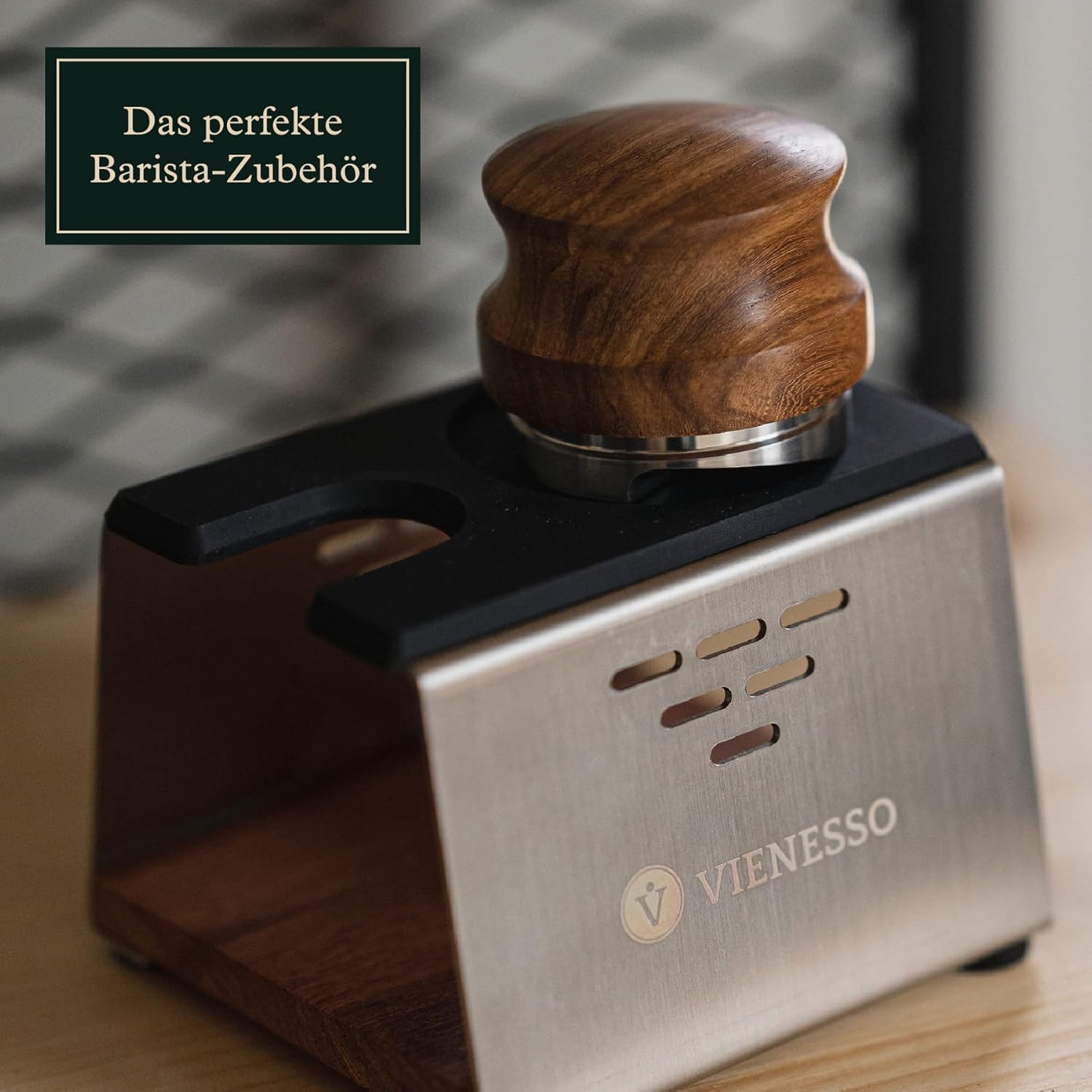 Distributor (51 mm) zur Extraktion des Kaffeepucks - Kaffeeverteiler für Siebträger mit Einstellbarer Höhe I Leveler aus Edelstahl und Holz-inkl. Ablage I Tamper (58 mm)