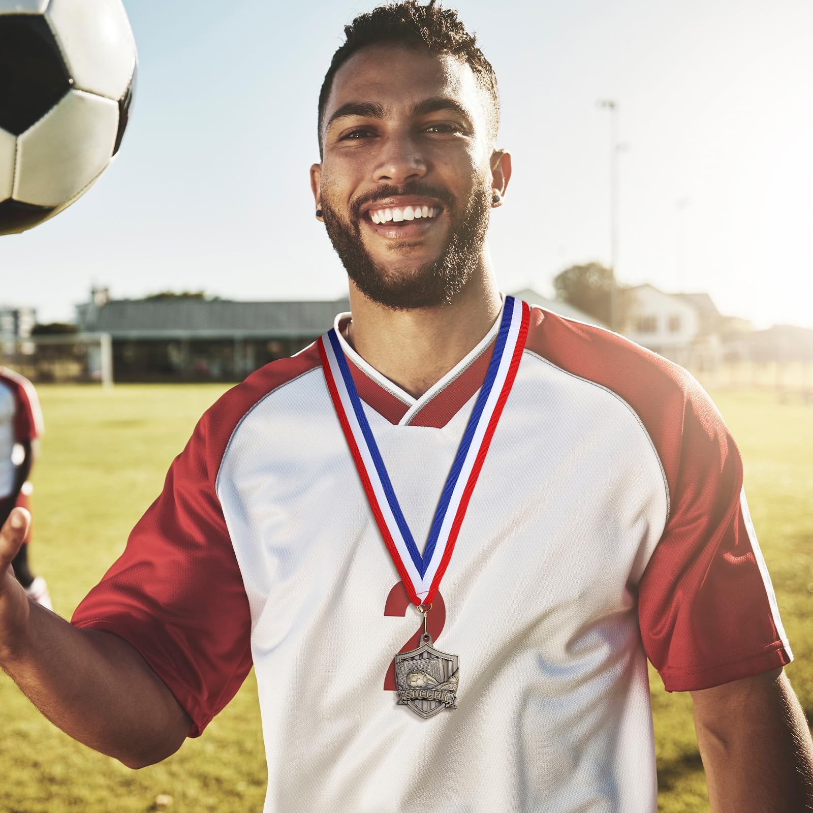 24 Stück Goldmedaillen mit Nackenbändern für Teamsport, Teilnahme, Turniere, Preis, Geschenk, Liga, Schule, Auszeichnungen (Fußball)