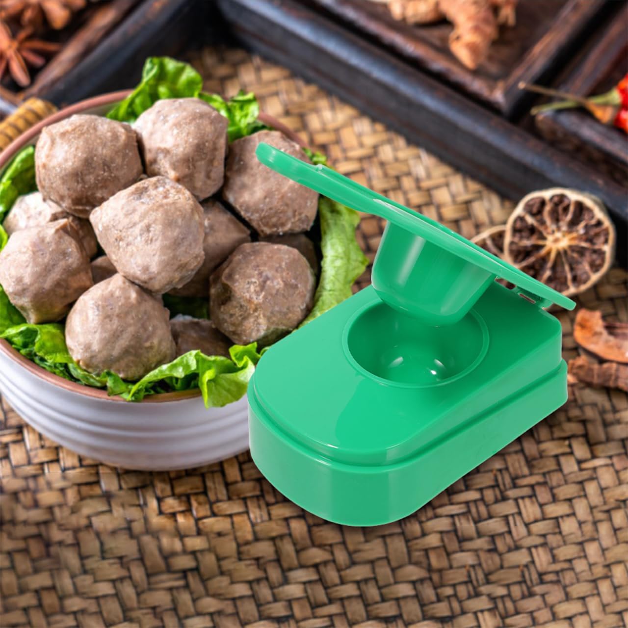 GANAZONO Meatball Maker Manual Meatball Tool Ergonomic Clamp for Fast and Easy Fish Balls Shrimp Balls Rice Balls and Tofu Balls 7.67X3.54X1.77 Inch Kitchen Gadget