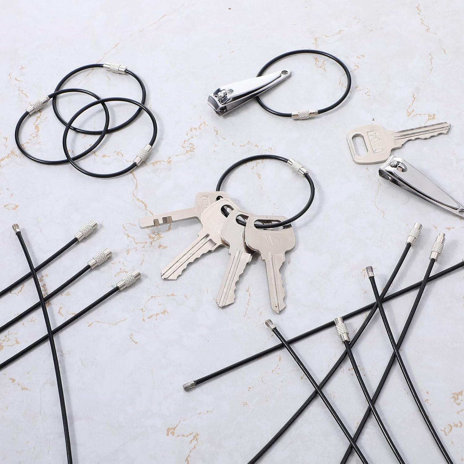 cobee Steel Wire Keychain, 100pcs 6 Inches Stainless Steel Loops Cable Key Ring 2mm Coated Heavy Duty Luggage Tags Loops for Hanging Keyring Key Tag Keepers Black