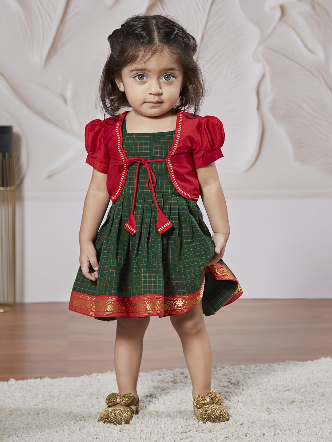 VASTRAMAY Kleid mit Jacke für Mädchen Onam, traditionelle ethnische Kleidung