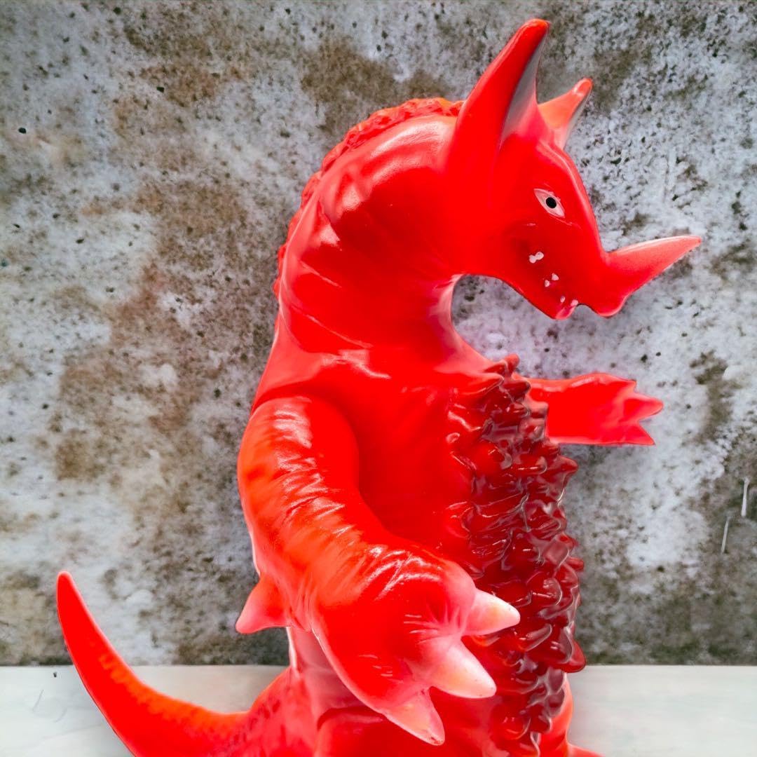 Amazon.co.jp: レア 怪獣ソフビ 色違い 限定30個 ブルマァク 赤