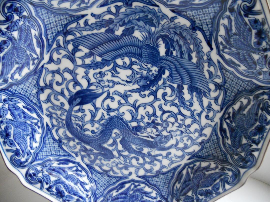 赤津焼 染付 鳳凰 龍 10 号 飾り皿 新品 未使用 です。 赤津焼 染付 鳳凰 龍 10 号 飾り皿 新品 未使用 です。
