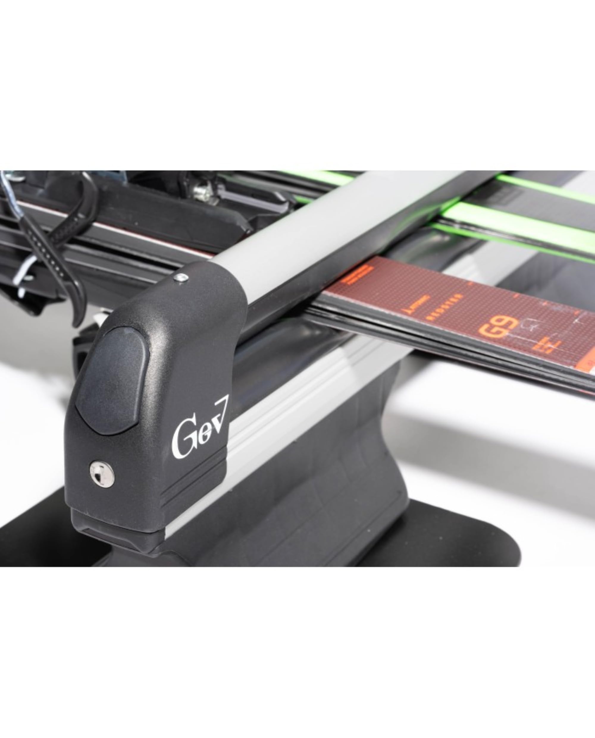 GEV Portasci Magnetico Antifurto Scorrevole in Alluminio – 4 Paia di Sci (Max 28 kg) o 2 Snowboard e 1 Paio di Sci (Max 21 kg), Lunghezza Interna 63 cm, Omologato TÜV