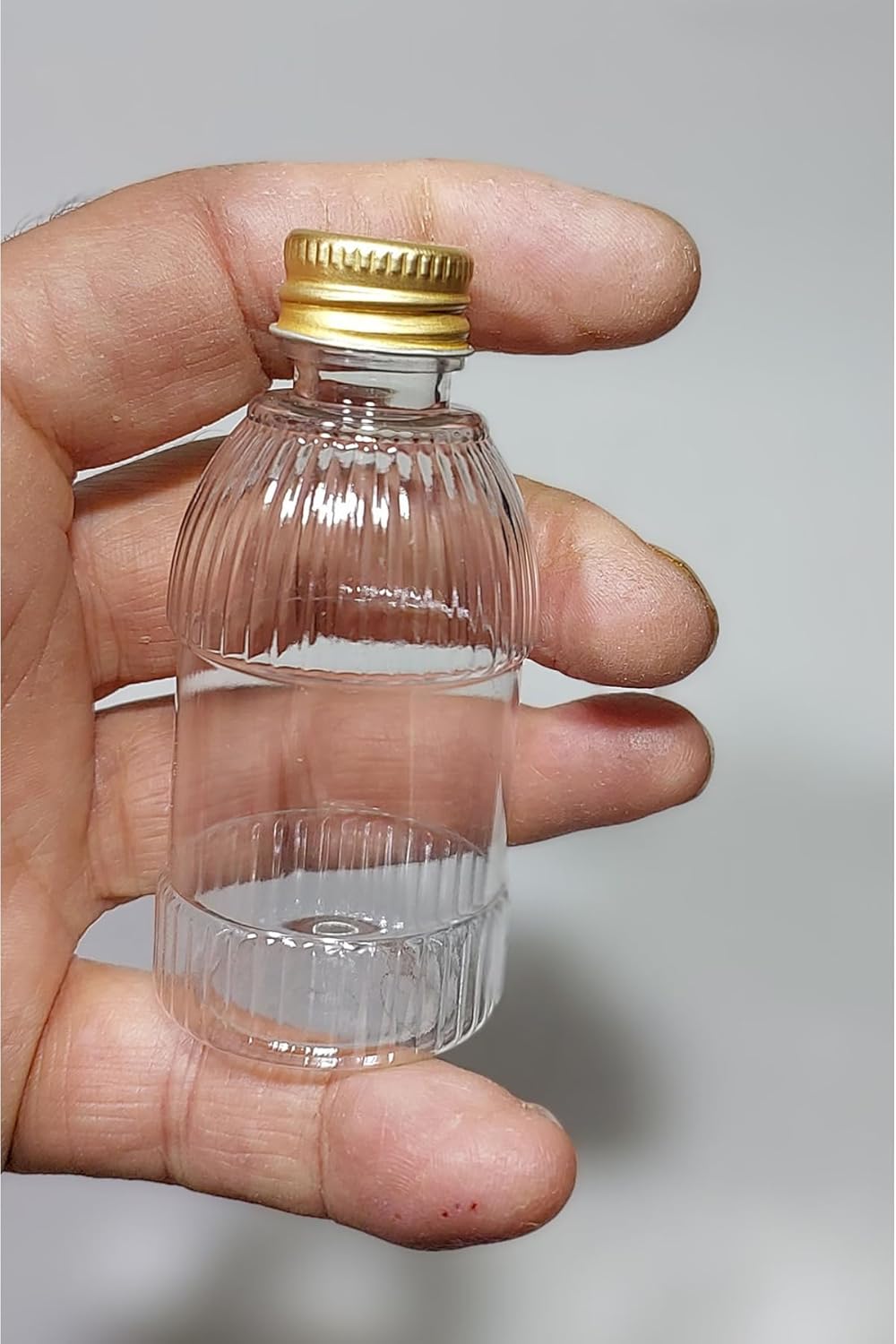 SODEF 50 Empty Refillable Cologne Bottles with Gold Caps, 50ml Pocket Size Plastic Perfume Atomizer for Travel, DIY Scents