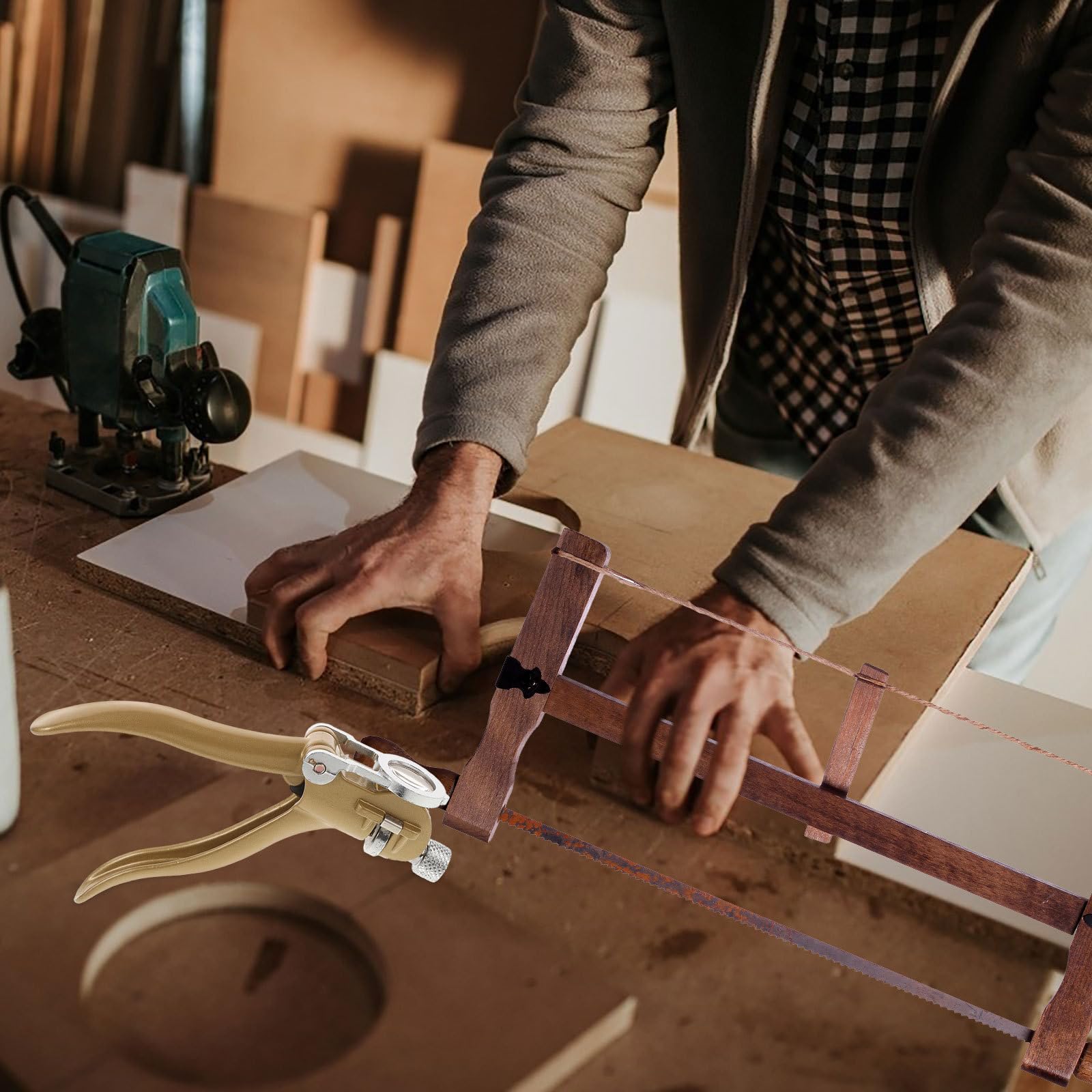 POPETPOP Pince de Réparation de Scie à Bois avec Loupe Intégrée, Outil de Réglage Précis pour Écartement des Dents, Accessoire de Bricolage Solide pour Menuiserie et Travail Manuel