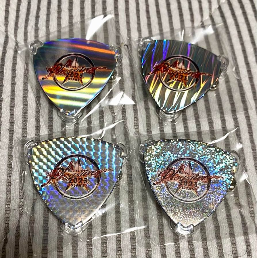 Amazon.co.jp: B'z STARS ガチャ ピックバッジ 4種類 セット : おもちゃ Amazon.co.jp: B'z STARS ガチャ ピックバッジ 4種類 セット : おもちゃ