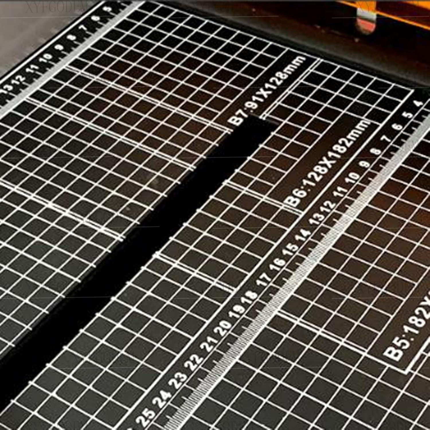Profesjonalny elektryczny nóż do papieru - automatyczna gilotyna do cięcia do 40 mm, ze skalą i zintegrowaną siatką do kart, kart, wyrobów skórzanych