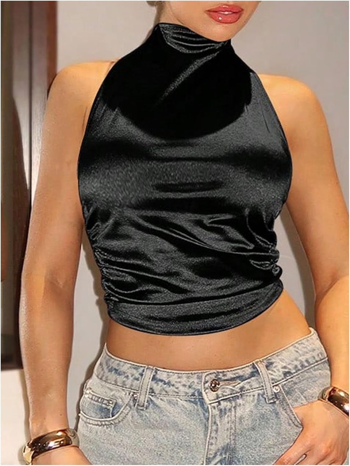 WDIRARA Women's Sexy Halter Crop Top Sleeveless Open Back Tank Tops - Image 3