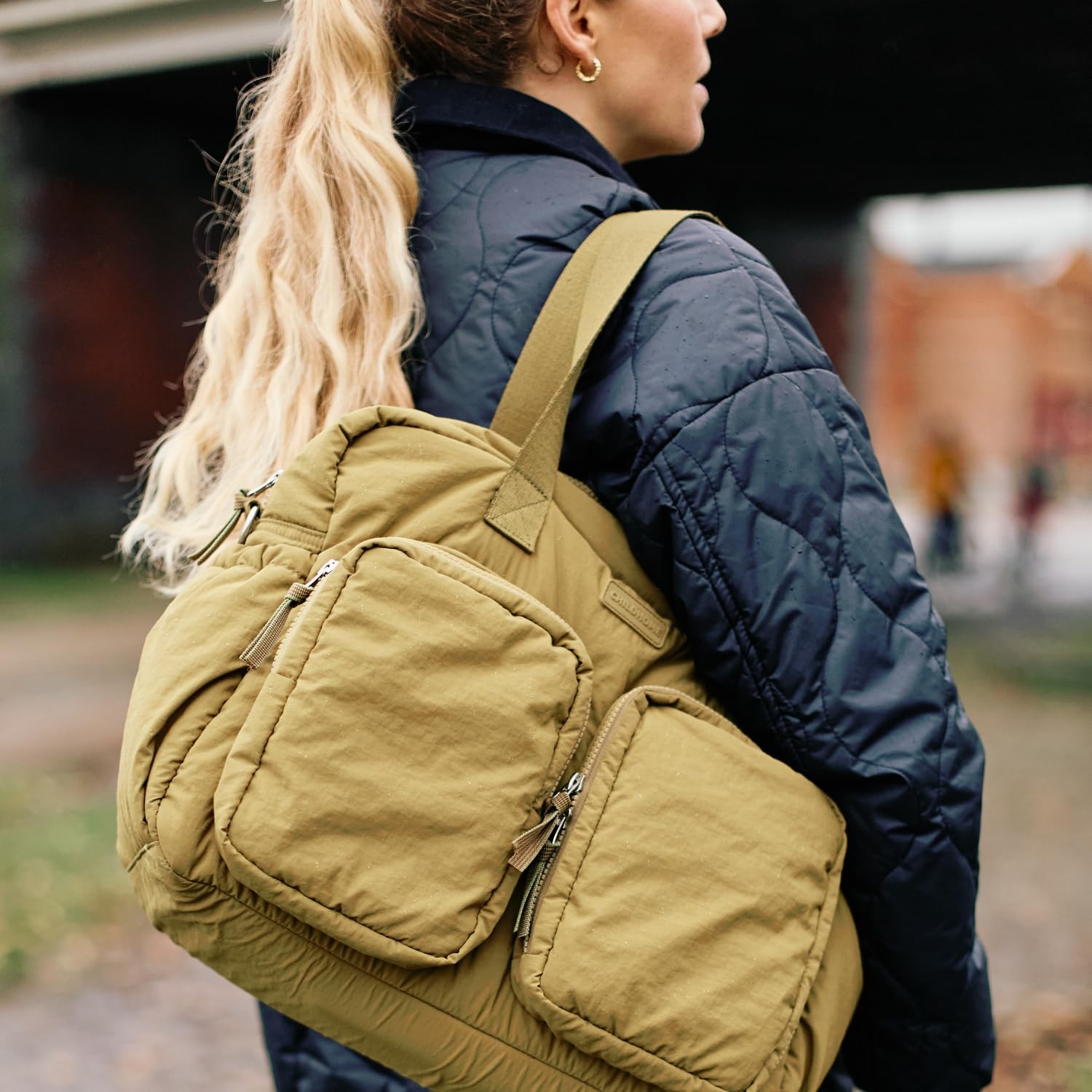 CHILDHOME, Wickeltasche Mellow, Gepolsterte All-In-One Nursery Tasche, Mehrere Fächer, Thermotasche, Feuchttücher Fach, Zubehör Inklusive, Khaki