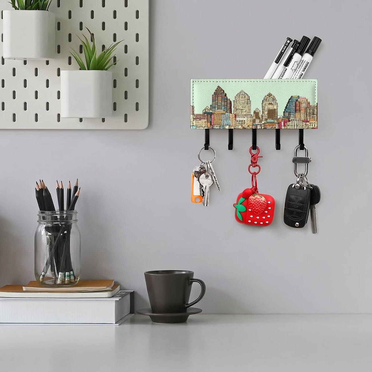 PU Leather Key Holder Wall Mount Key Organizer, Decorative Adhesive Key Rack with 5 Key Hooks, Fashion Austin Texas Key Hanger Decor for Entryway Door Bathroom Kitchen Hallway