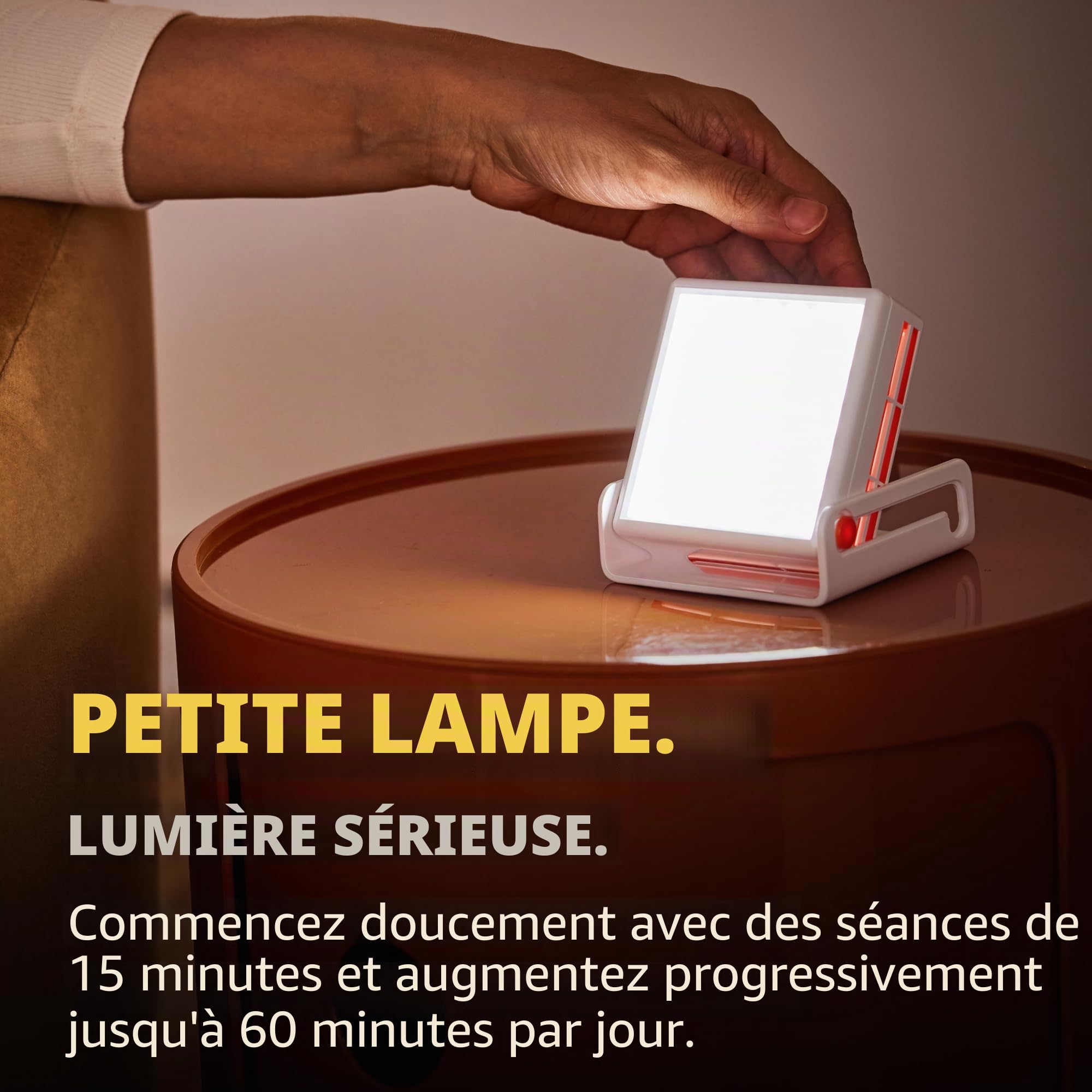 Circadian Optics Luxy Lampe de bureau luminothérapie | Vu dans Shark Tank | 10 000 lux LED à spectre complet sans UV | Ultra compacte et portable | Lampe de lumière du soleil pour les bleus