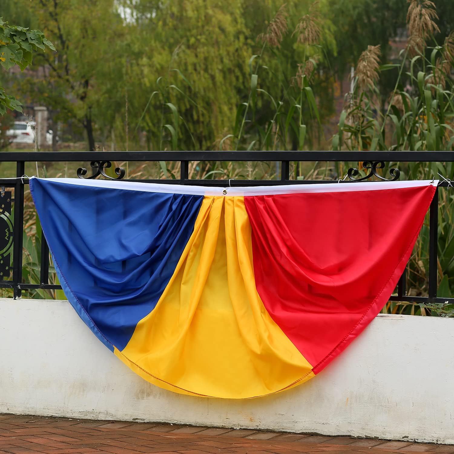 Romania Romanian Pleated Fan Flag Bunting 3 x 6 Ft Romania Pleated 2 Pcs Fan Flag Banner Indoor/Outdoor/Front Porch Decorations, Romania Half Fan Flag Patriotic Holiday decorations, Celebrations.