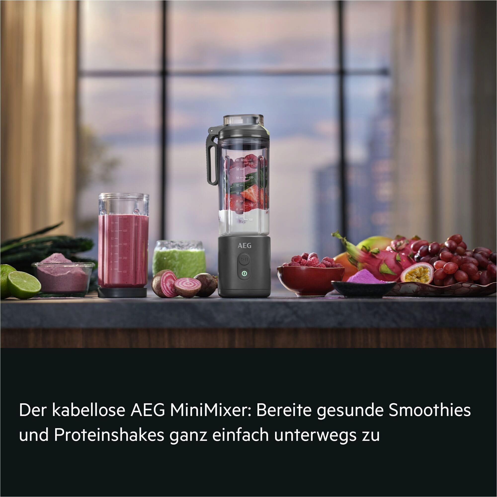 AEG Tragbarer Standmixer, auslaufsicherer 500 ml Trinkbehälter, PB4-1-2CG | Akku Smoothie Maker wiederaufladbar, kabellos, Crushed Ice, Smoothies in 30s, für Gym, Büro und Reisen, BPA frei