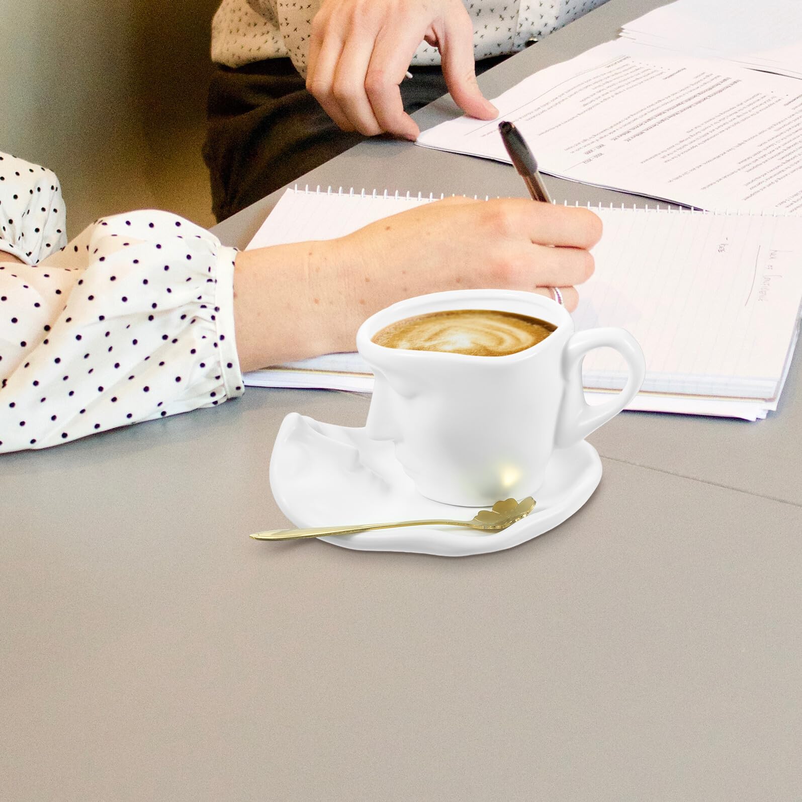BESPORTBLE Keramik Kussbecher Satz mit Untertasse Mattweiß Porträt Reliefdesign Mittelgroß Kratzfest und Hitzebeständig für Kaffee und Tee Zuhause und Büro