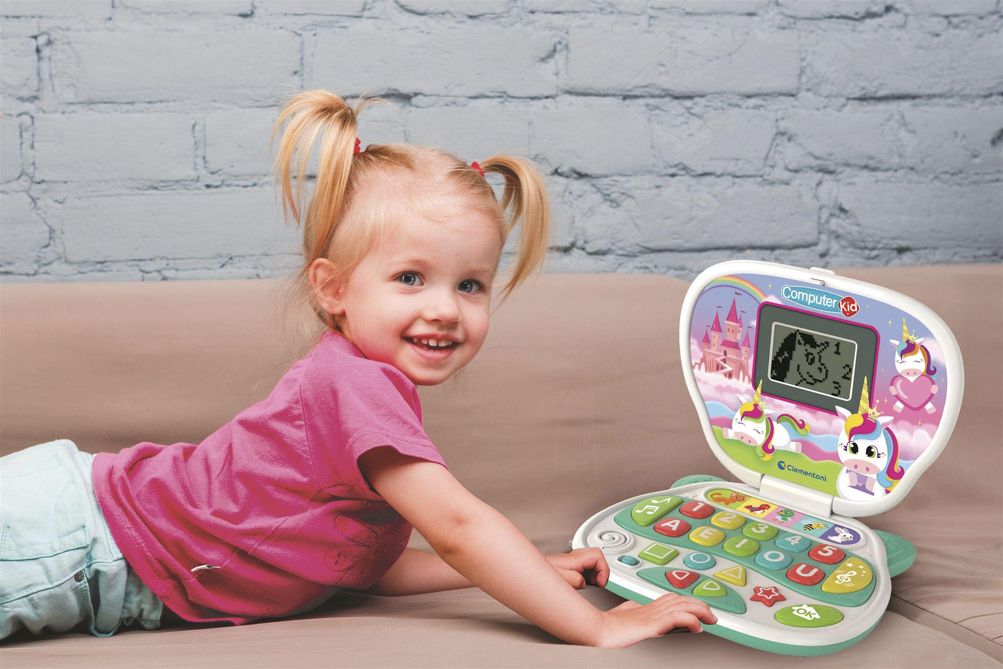 Clementoni - Computer Kid Unicorno Laptop Educativo Bambini 2+ Anni, 10 attività, Gioco Elettronico per Imparare Lettere, Numeri, Forme, Colori e Direzioni, Batterie Incluse, Lingua Italiana, 16489