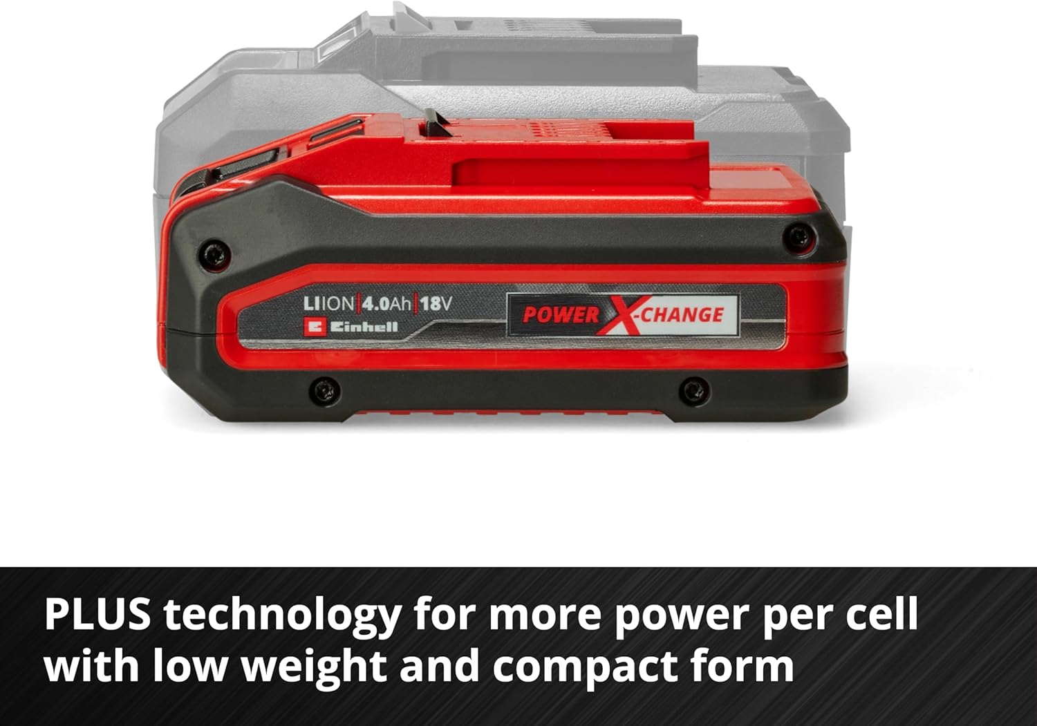 แบตเตอรี่ Einhell Power X-Change สองก้อนวางเคียงข้างกัน แสดงให้เห็นถึงเทคโนโลยี TWIN-PACK สำหรับอุปกรณ์ 36V