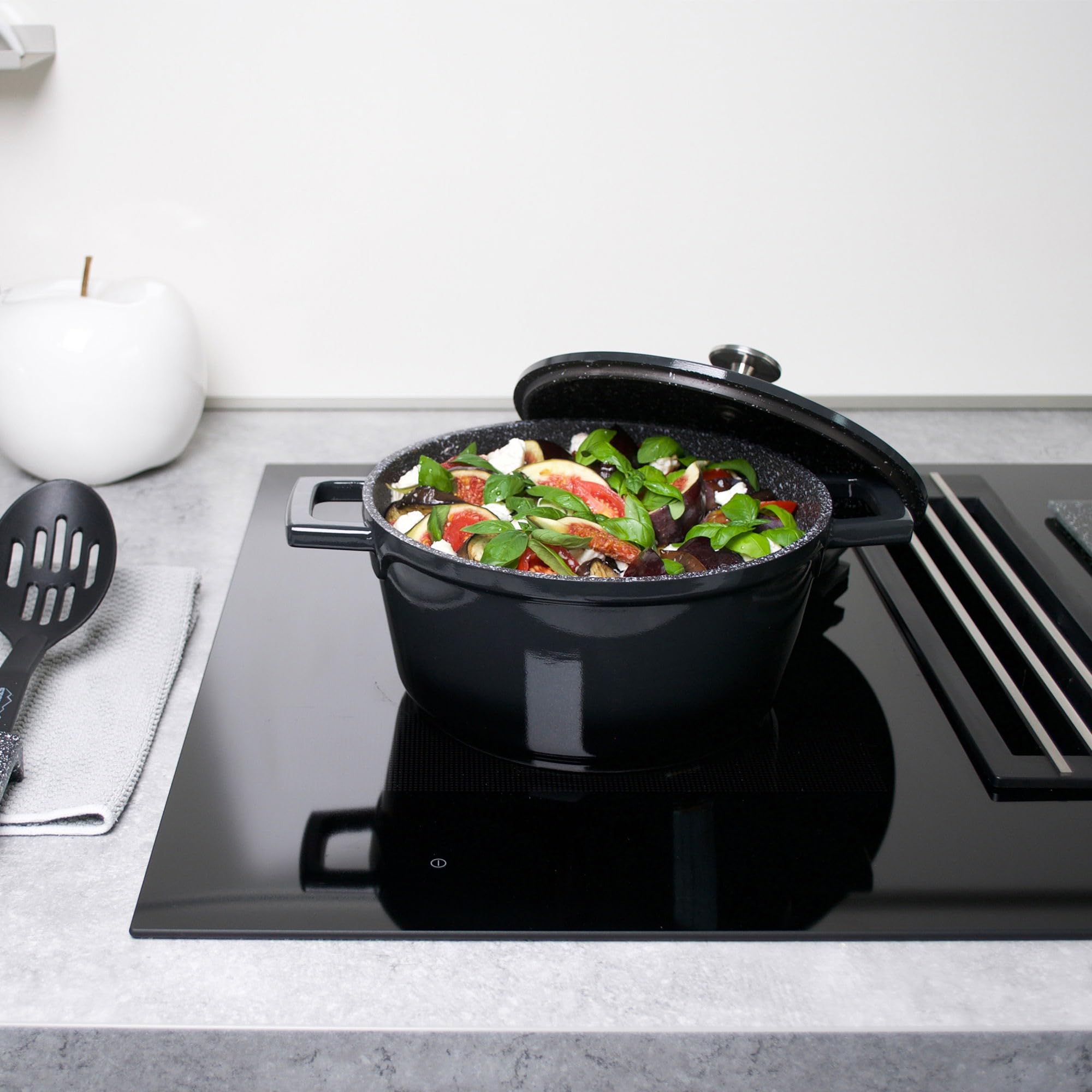 STONELINE Casseruola 20 cm, 2,6 L Rostiera Cocotte con Coperchio, Pentola Alluminio Pressofuso Rivestimento Antiaderente con Vere Particelle di Pietra, A Induzione Forno Tutti i Piani Cottura, Nero