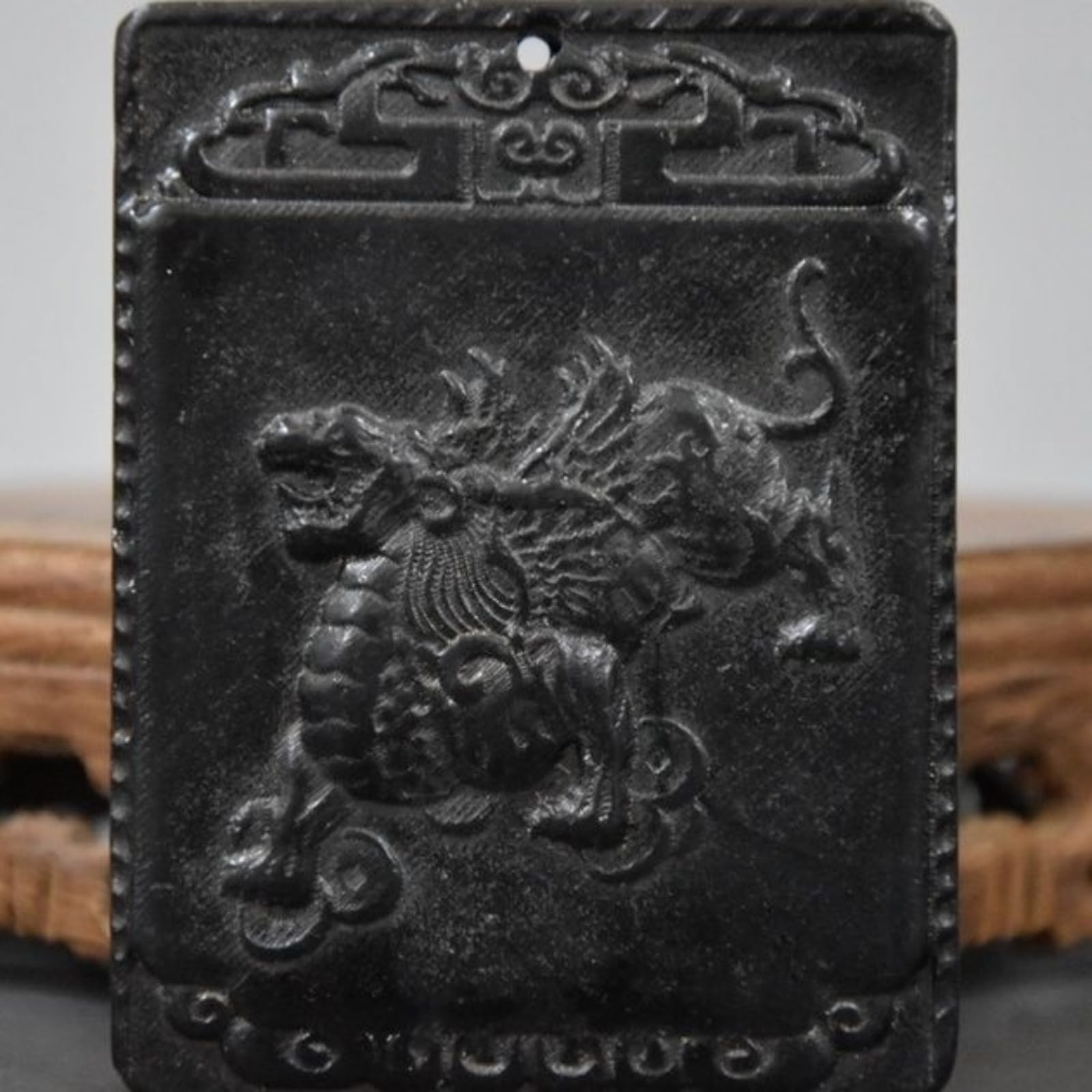 Météorite naturelle en fer Hongshan de 8 cm pour harmoniser votre bureau