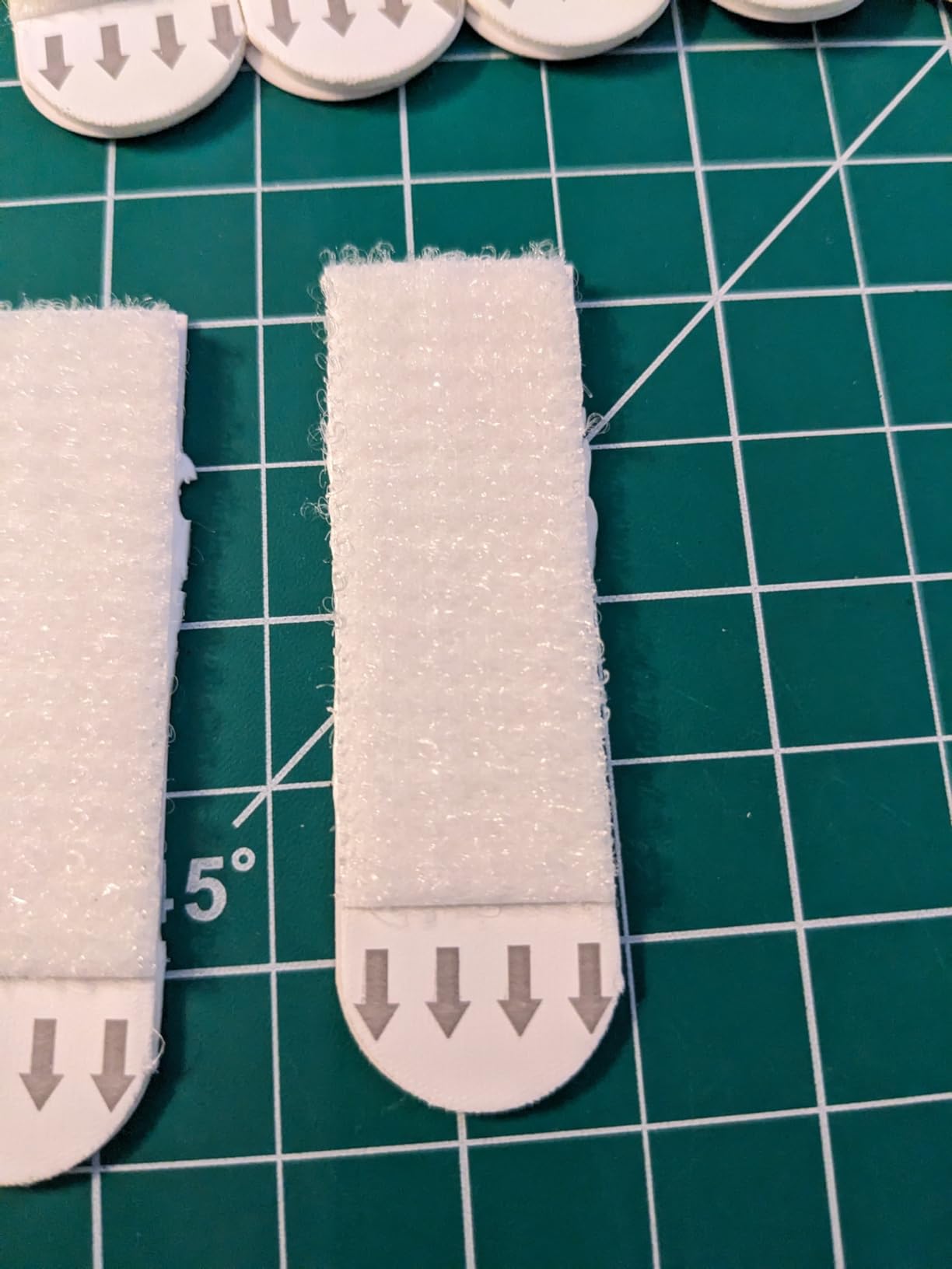 EMITEVER Picture Hanging Strips Heavy Duty, Damage Free Hanging Picture