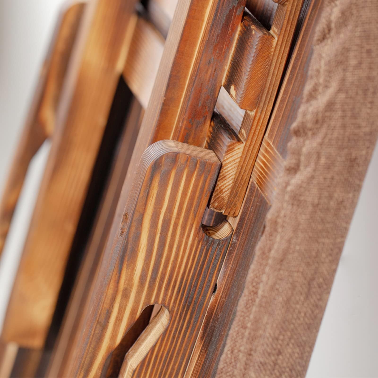 Robustes Bügelbrett aus Holz mit Bügeleisenaufbewahrung, mehrstufiger höhenverstellbarer klappbarer Tisch für Waschküche und Kleidungspflege, verbreiterte hitzebeständige Oberfläche