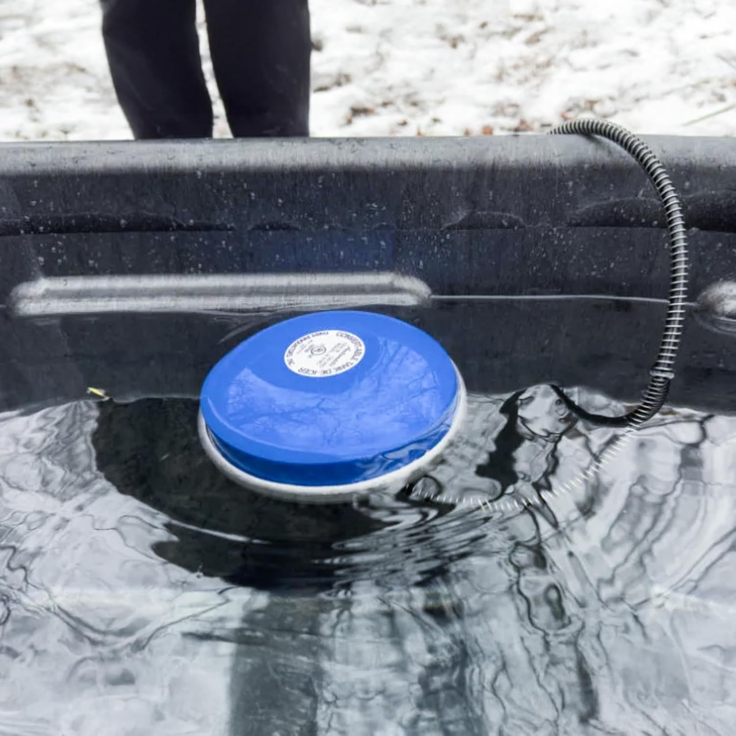 Farm Innovators H-418C Cast Aluminum 1250 Watt Convert-Able Floating and Submergible Tank De-Icer with Chew Proof Cord and Self Regulating Thermostat