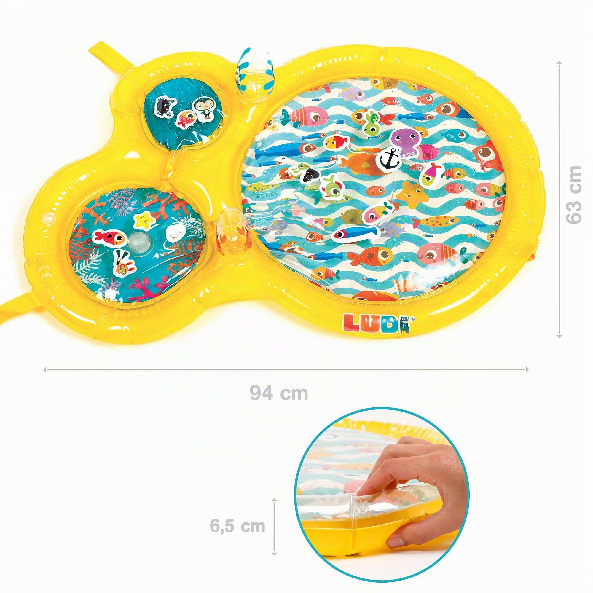 LUDI - Tappeto ad acqua - Grande Tappeto per Attività Sensoriali per Stimolare i più Piccoli - Sviluppo della Motricità - 16 Animali Galleggianti - A Partire da 10 mesi